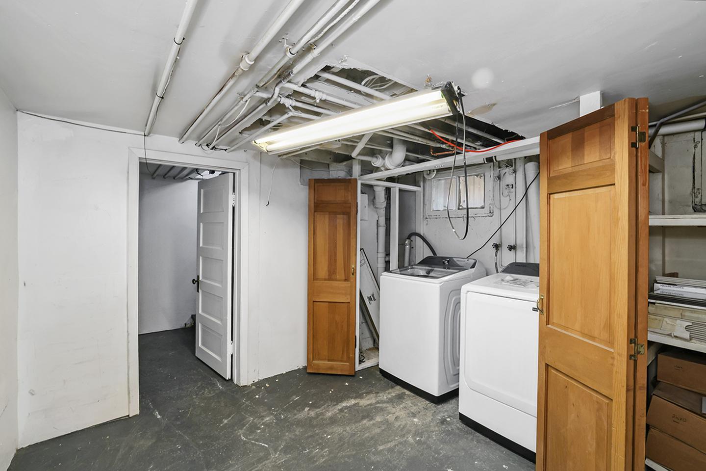 Building Photo - Stylish Governors' Park 1 bed/1 bath apart...