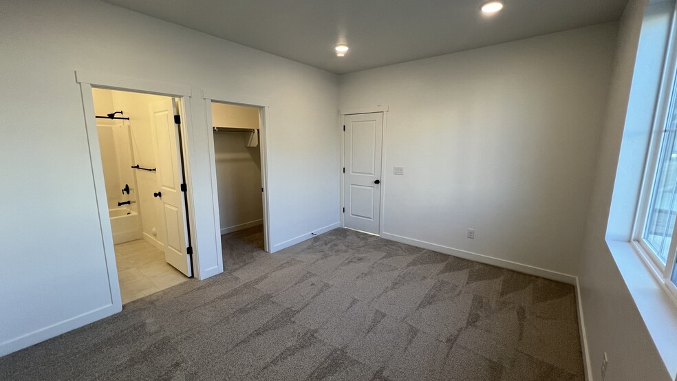 Building Photo - 594 S 900 W