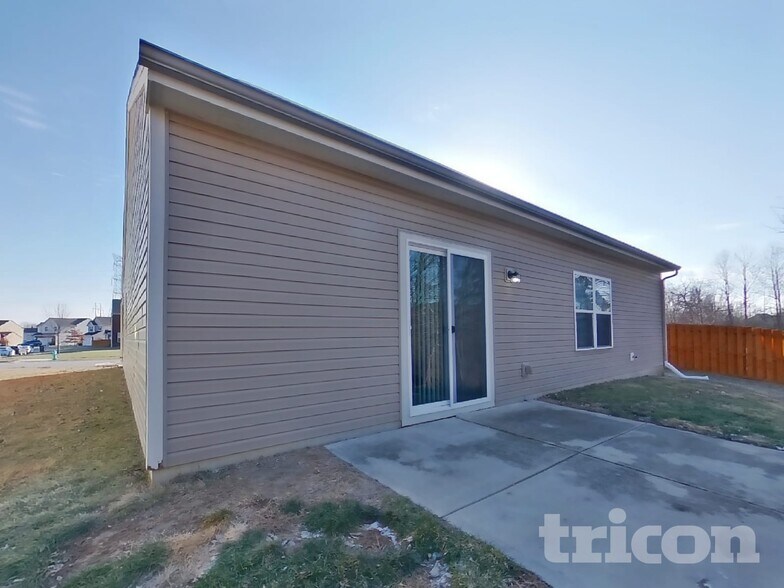 Building Photo - 4714 Angelica Dr