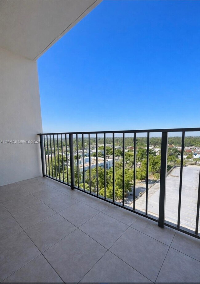 Building Photo - 1470 NE 123rd St