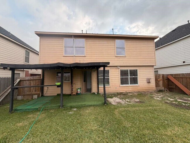 Building Photo - 15911 Youpon Valley Dr