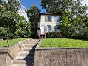 Building Photo - 322 Shuart Ave