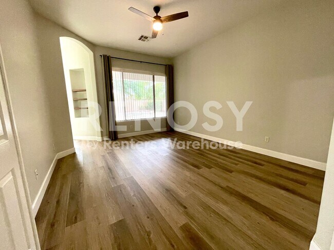 Building Photo - 637 W Citrus Way