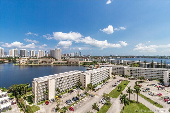 Primary Photo - 18021 Biscayne Blvd