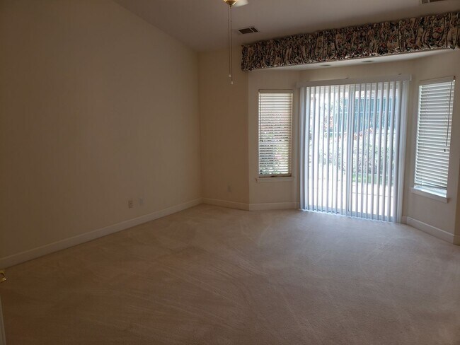 Building Photo - 3 BED 2 BATH HOUSE IN THE MARY LAKE SUBDIV...