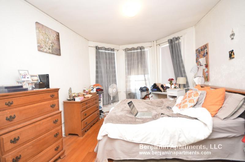 Building Photo - 1163 Boylston St