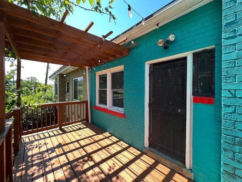 Building Photo - 1821 Providence St NE