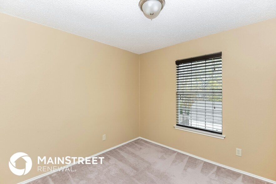 Building Photo - 2411 Bennington Dr