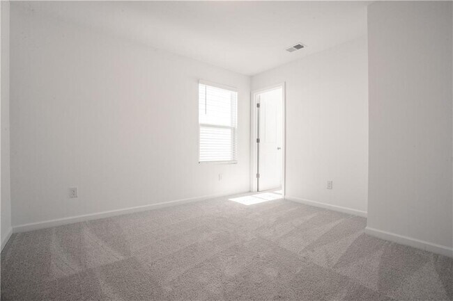 Building Photo - 5935 Osgood Pl
