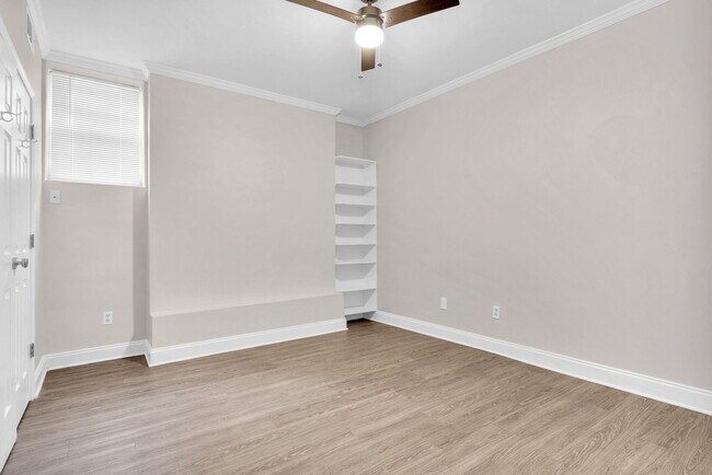 Building Photo - 1046 Tilden St NW