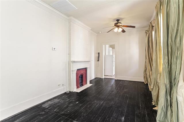 Building Photo - 2423 Annunciation St