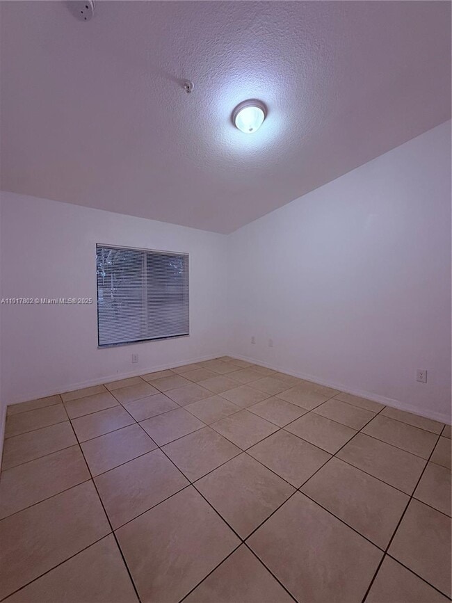 Building Photo - 3820 SW 48th Ave