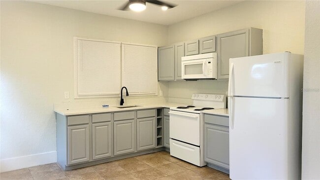 Building Photo - 137 S Stone St