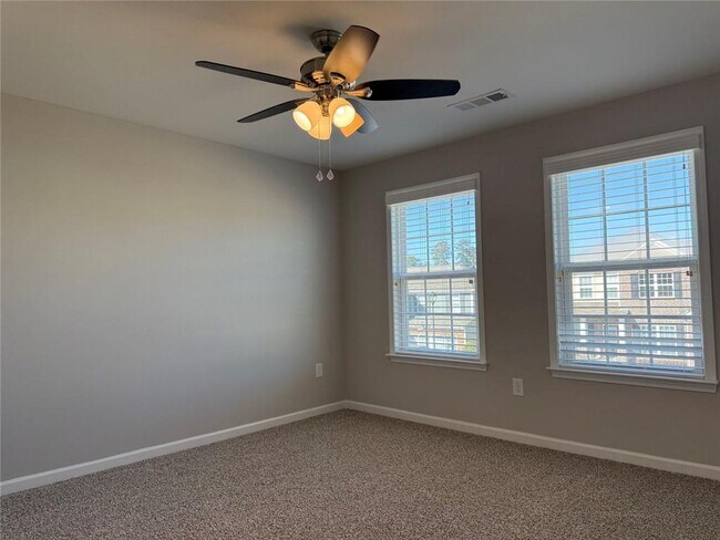 Building Photo - 414 Spring View Dr