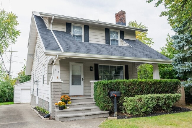 Building Photo - 246 Wayne Ave