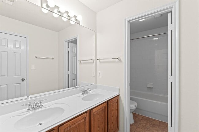 Building Photo - 3003 Sedgeborough Dr