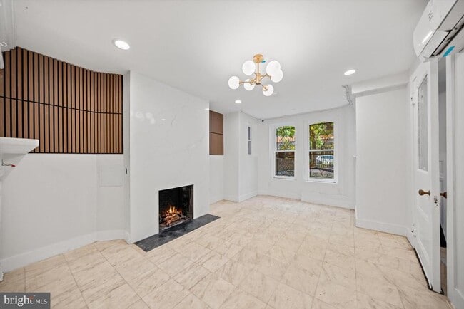 Building Photo - 1312 19th St NW