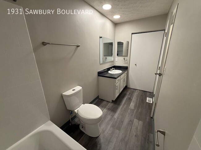 Building Photo - 1931 Sawbury Blvd