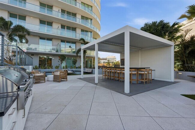 Building Photo - 400 Central Ave