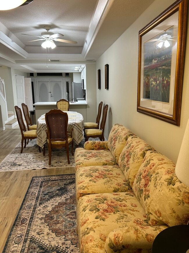 Building Photo - Living the Life!