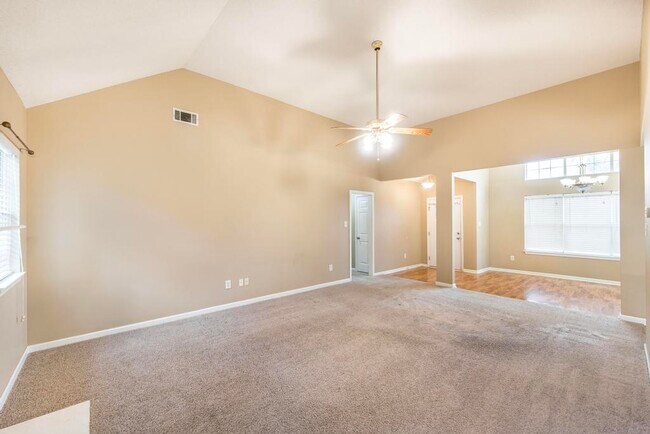 Building Photo - 205 Carver Ct