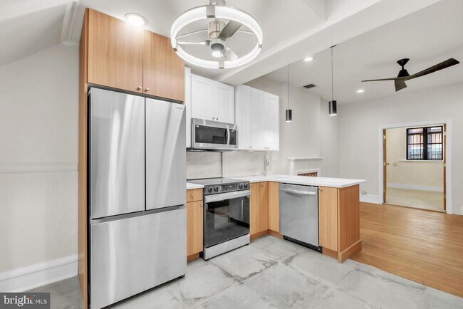 Building Photo - 1823 S Broad St