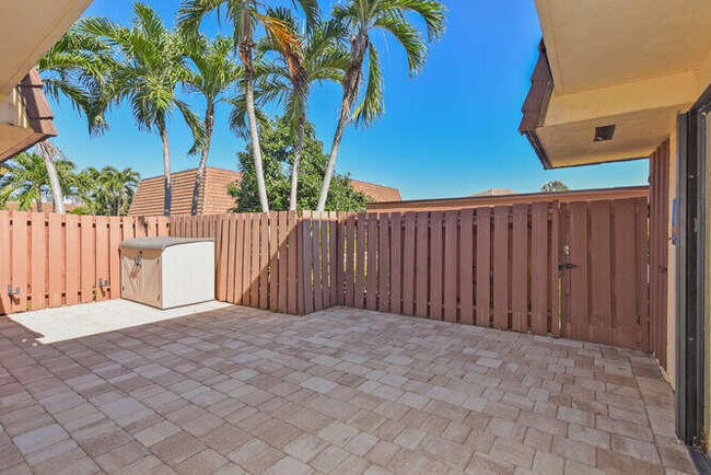 Building Photo - 11 Atrium Cir