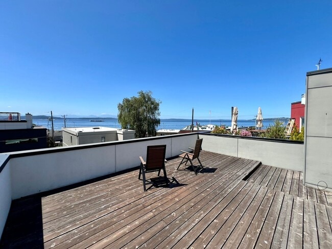 Building Photo - LUXURY ALKI 3 BED TOWNHOME FOR RENT W EXPANSIVE WATER VIEWS!