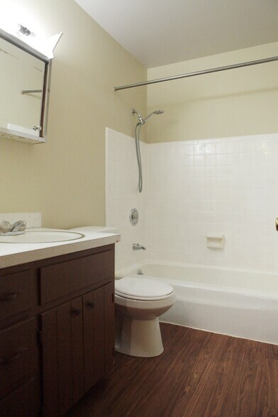 Bathroom - 1841 Blanchard St SW