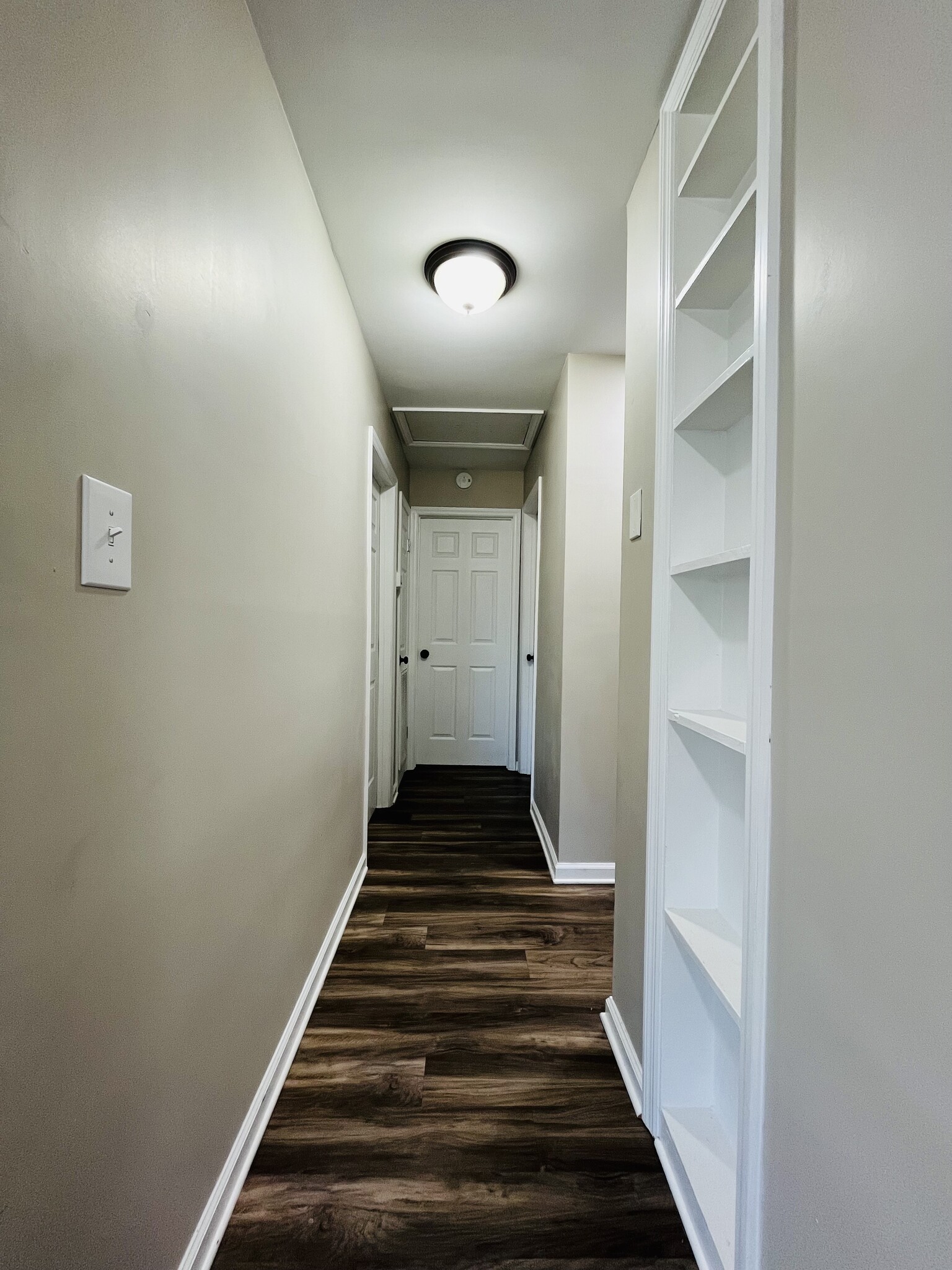 Hallway - 1610 Eastwood Ave