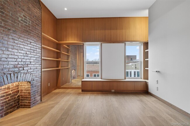 Building Photo - 316 Wall St