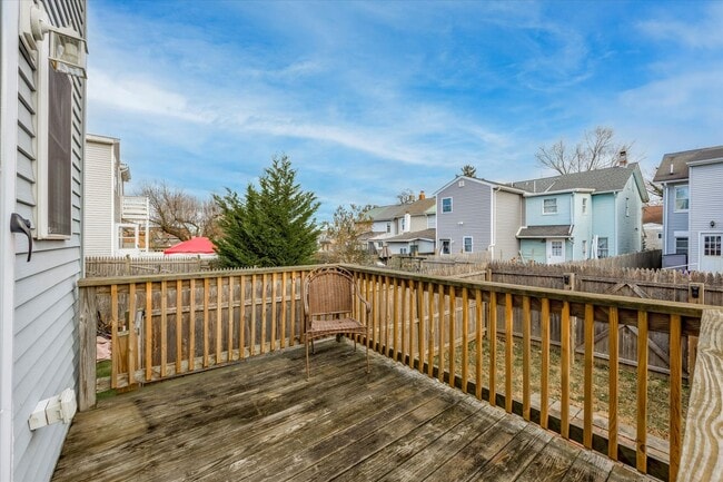 Building Photo - 3 Bed 1.5 Bath Twin in West Chester Borough!