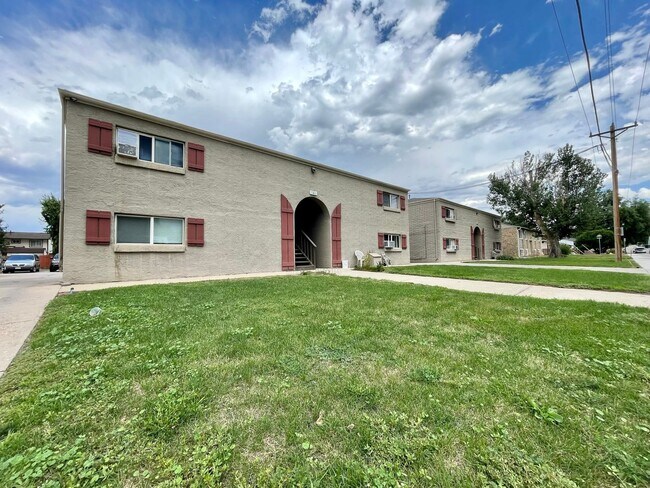 Building Photo - 141 McClure Ave