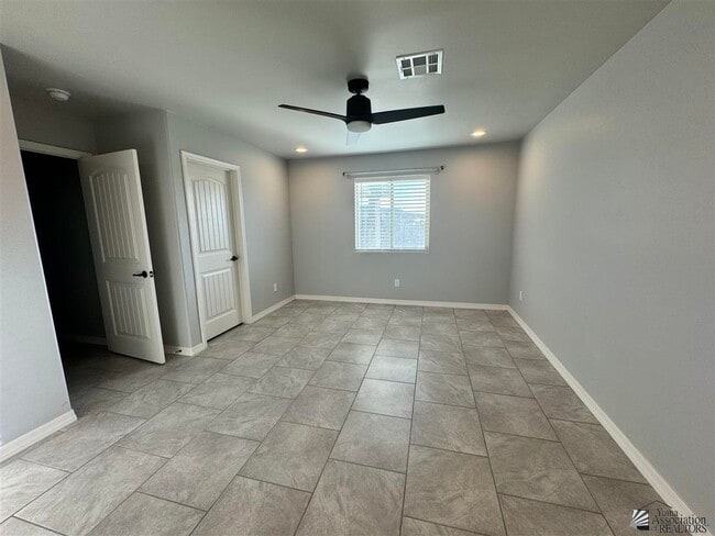 Building Photo - 13308 E 45th St