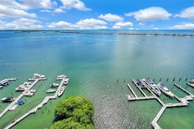 Building Photo - 1627 Brickell Ave