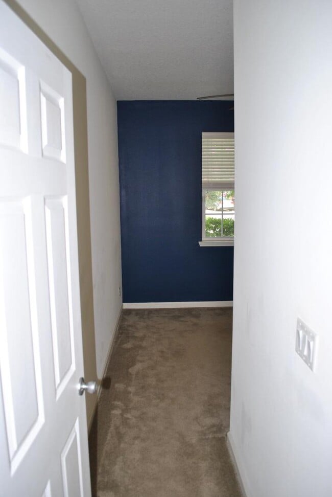 Building Photo - 612 Champion Ridge Dr