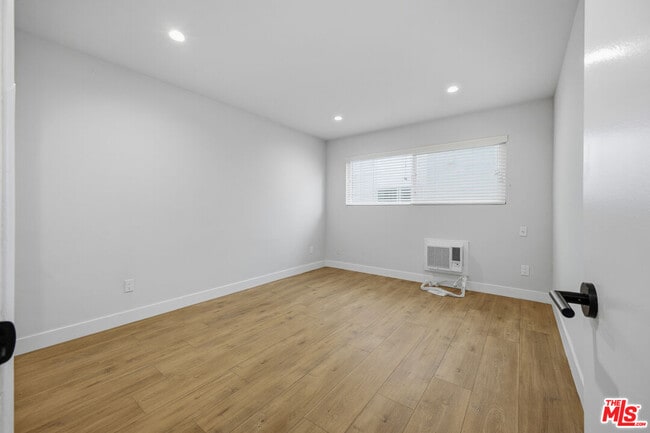 Building Photo - 1738 Colby Ave