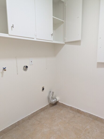 Building Photo - 2890 W 235th St