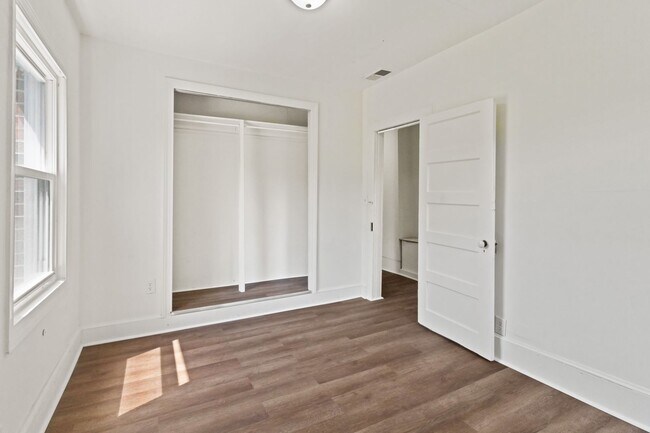 Building Photo - Apartment In Blackstone
