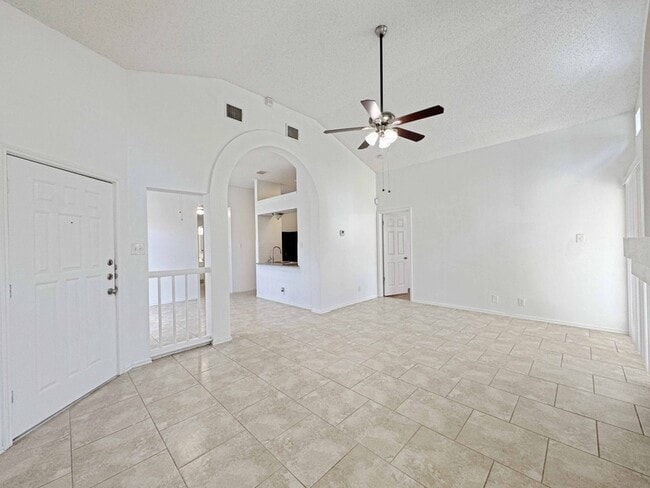 Building Photo - 10203 Sunset Field Dr