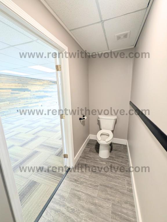 Building Photo - 302 N Meridian St