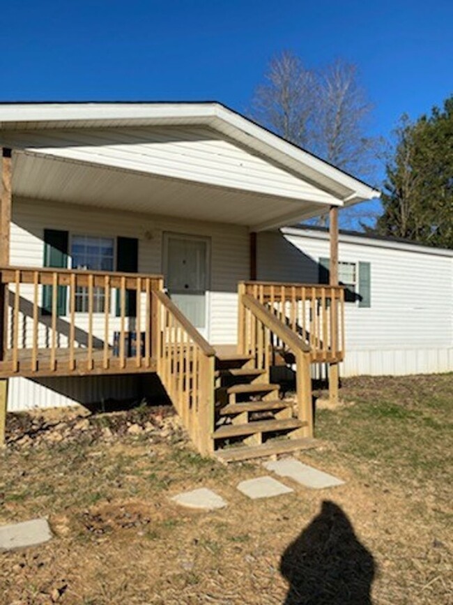 Building Photo - Three Bedroom Manufactured Home in Teays V...