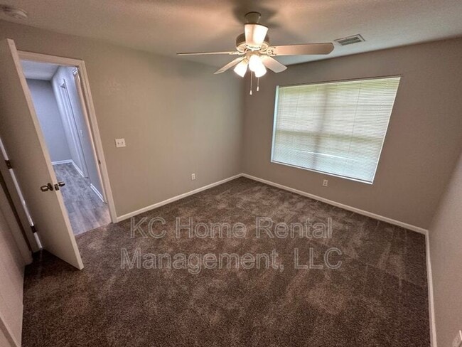Building Photo - 8201 Woodson Dr