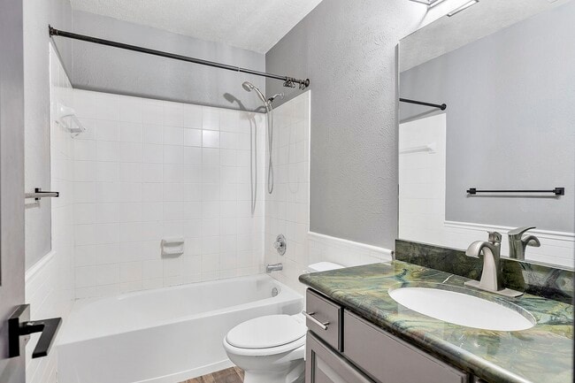 Building Photo - 20815 Whitevine Way