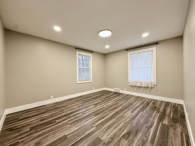 Building Photo - Two Bedroom Home in Muskegon