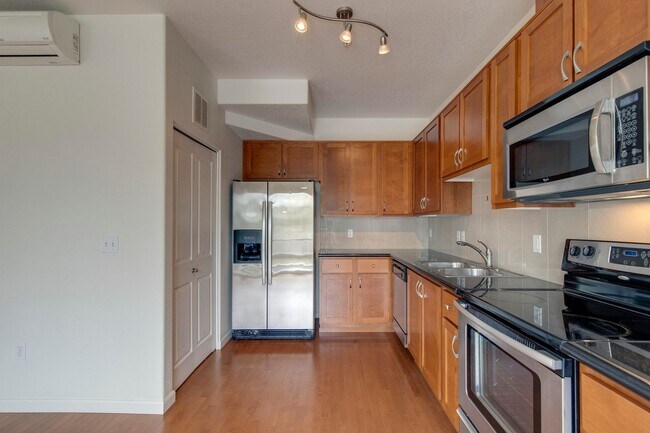 Building Photo - Timberland Falls Condo - 2bd, 2ba, 1011 sq...