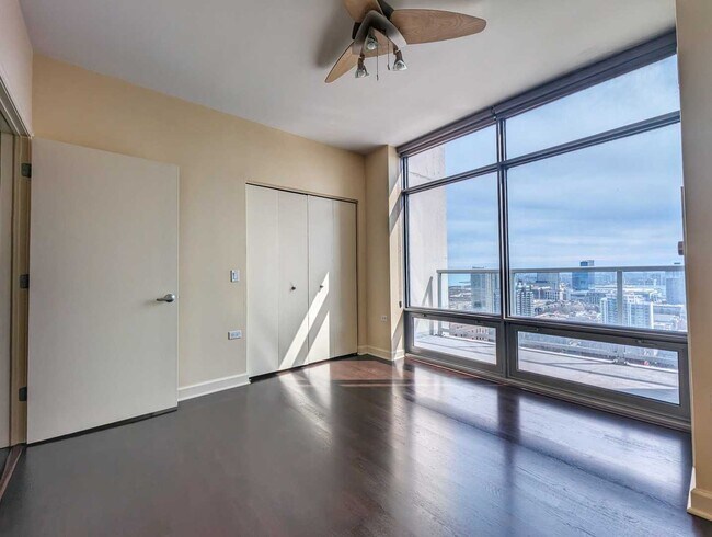 Building Photo - 100 E 14th St