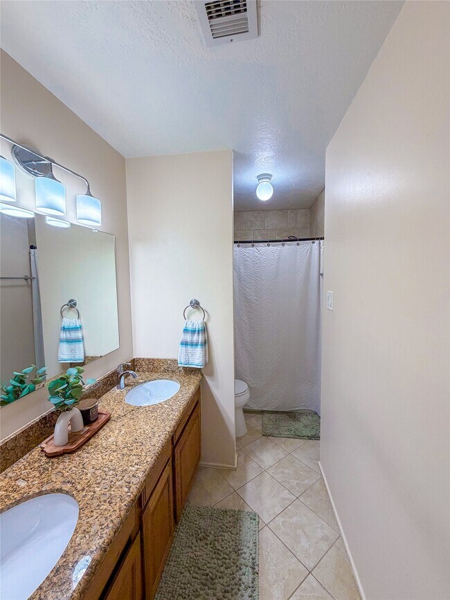 Building Photo - 13422 Blackbird Dr