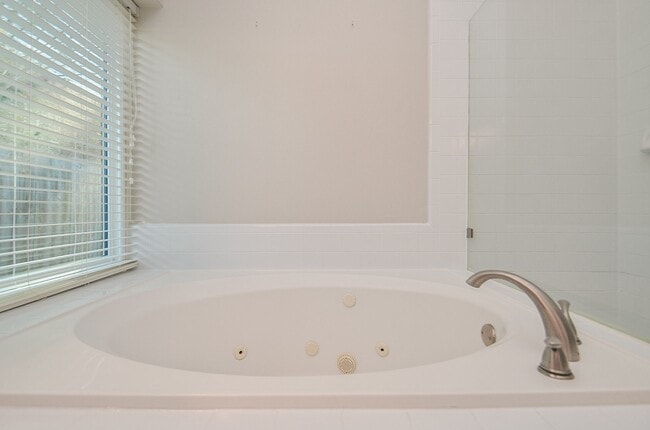 Building Photo - 4522 Wavertree Dr
