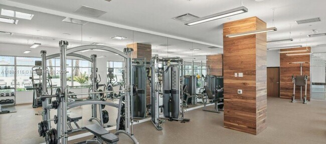 Building Photo - 591 Evernia St